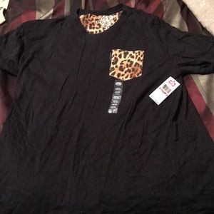 Nwt!! Ecko leopard print v-neck shirt
